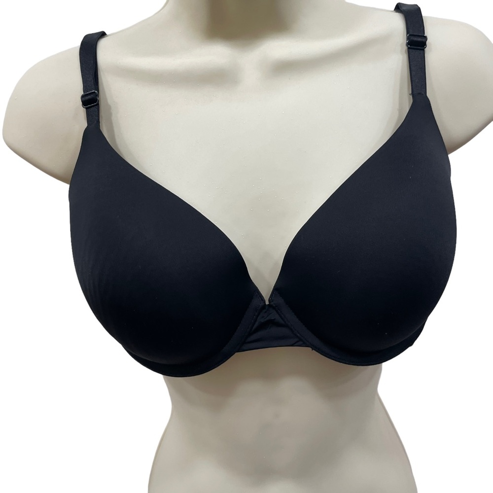 Victoria’s Secret tshirt bra lightly lined demi bra size 32DD black.